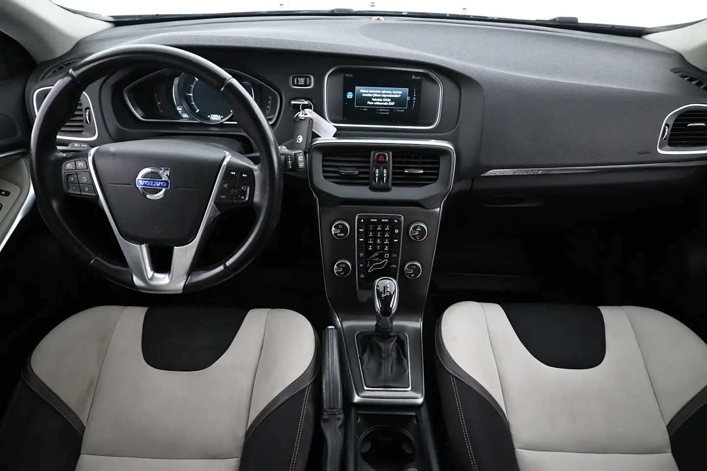 Car Image - xpyeLHHjzyQDfsvrv81JH