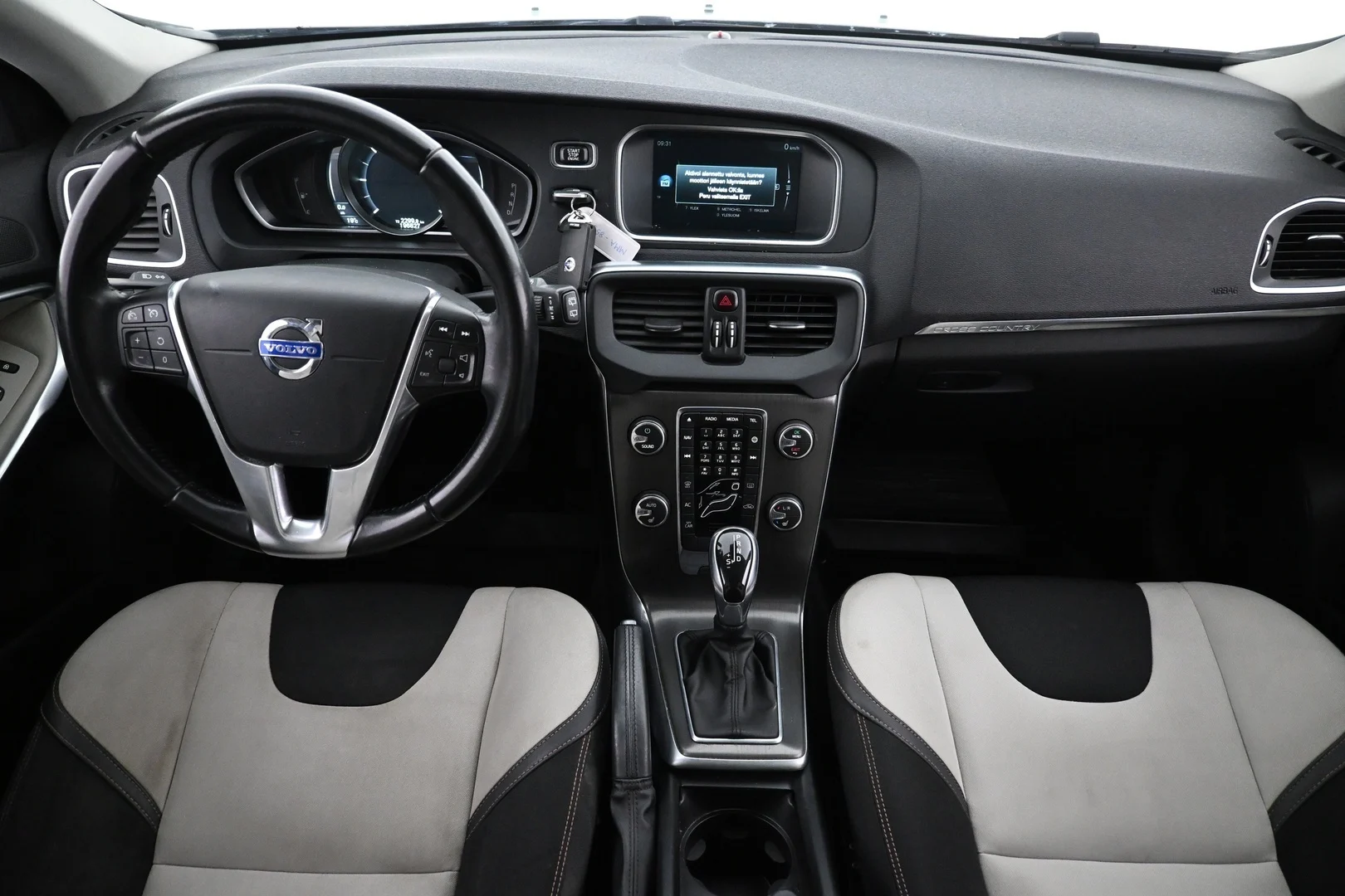 Car Image - xpyeLHHjzyQDfsvrv81JH