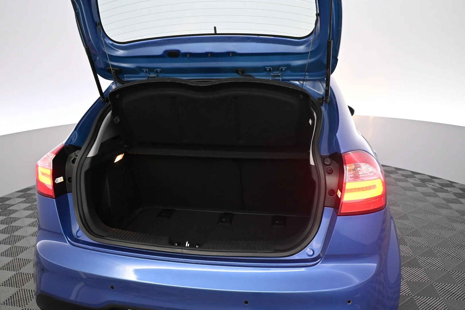 Car Image - 3pVB1eQe5gciqNPftZkTDh