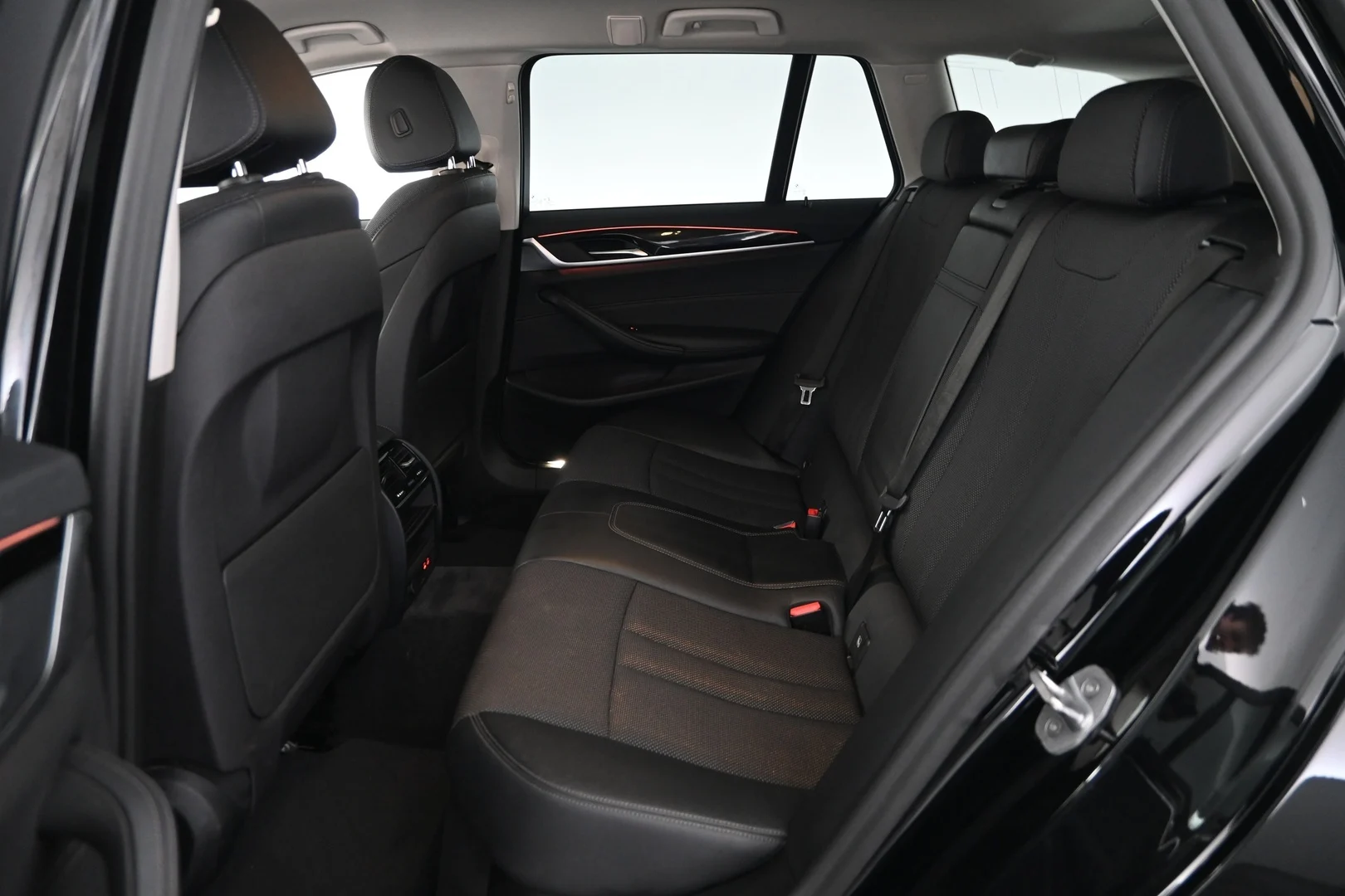 Car Image - 1a4JDCNfWOju1tzw1b0YFb