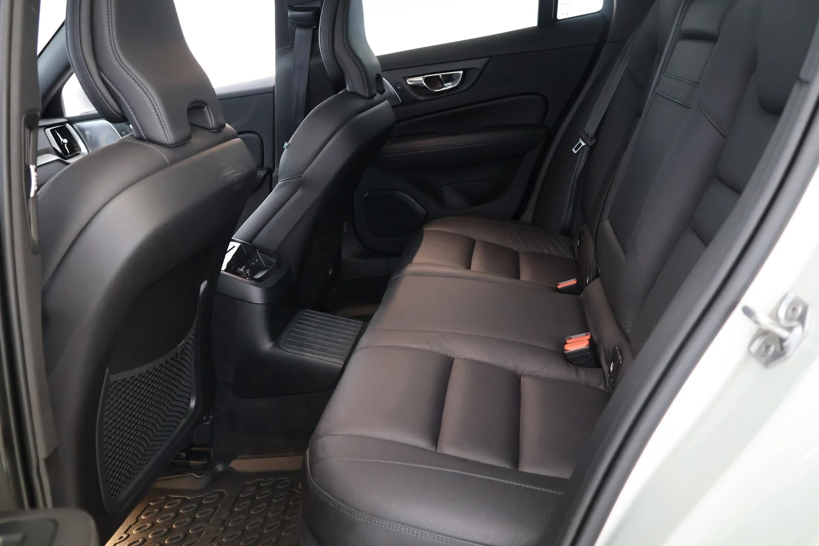 Car Image - 6nxpujXsPvUgXlwsxyfq8B