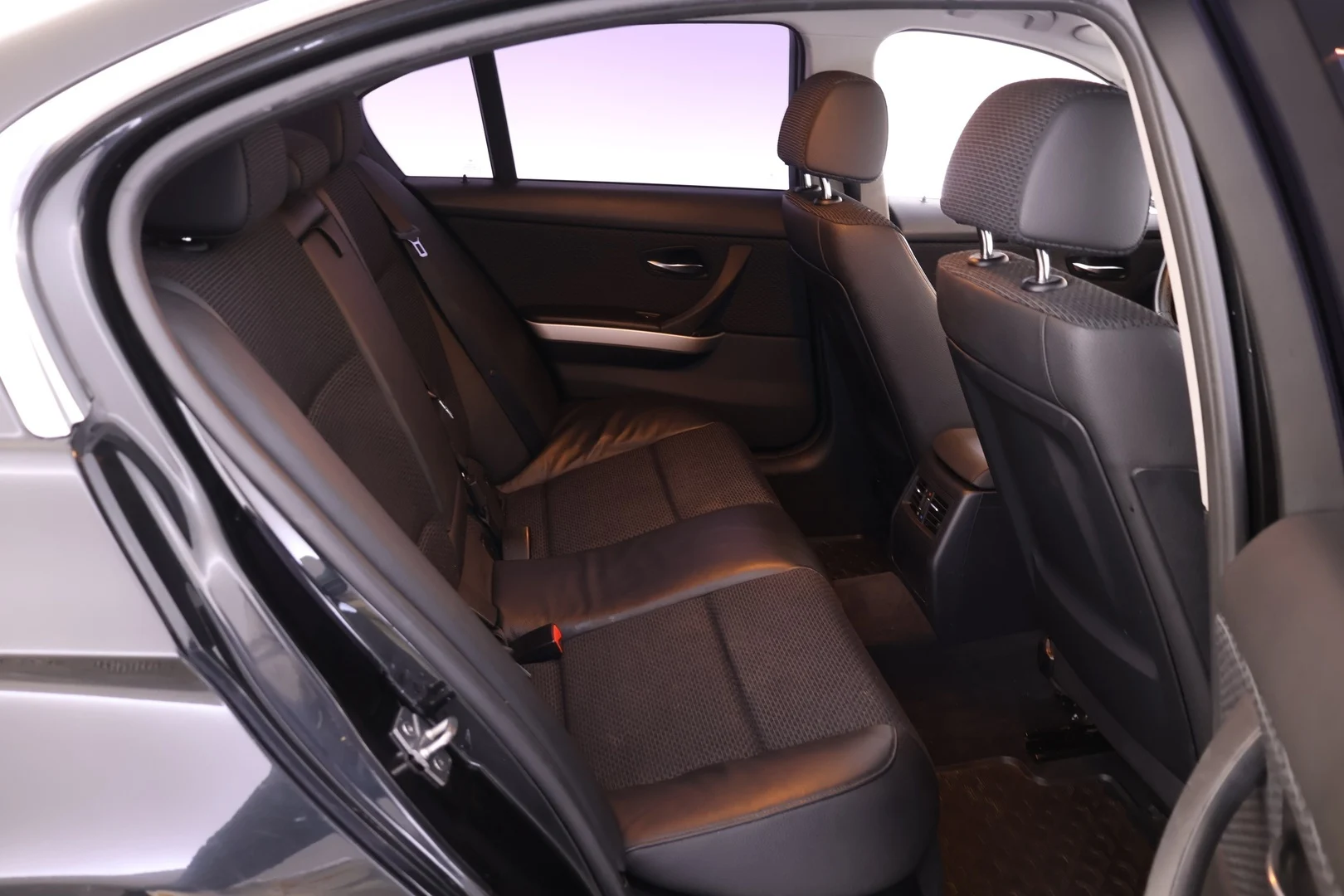 Car Image - 6q2NQVSJPbNT6fdrytGNnN