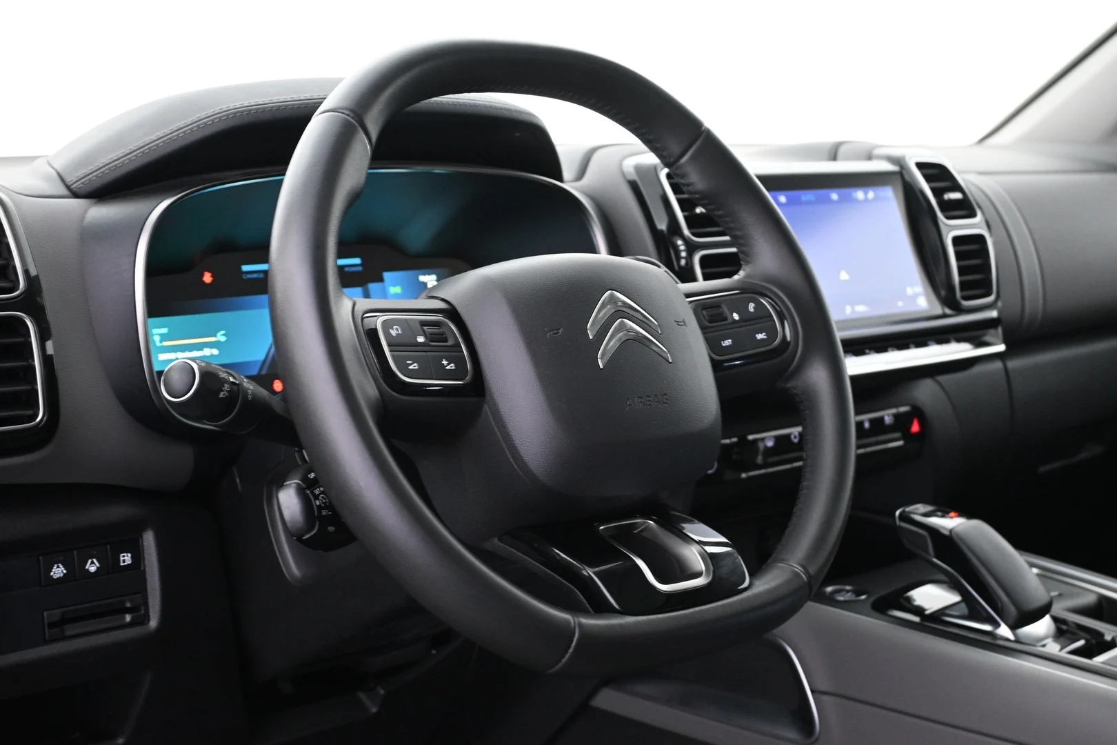 Car Image - 7yp8Ie7UvVOYfo8vTwTFHV