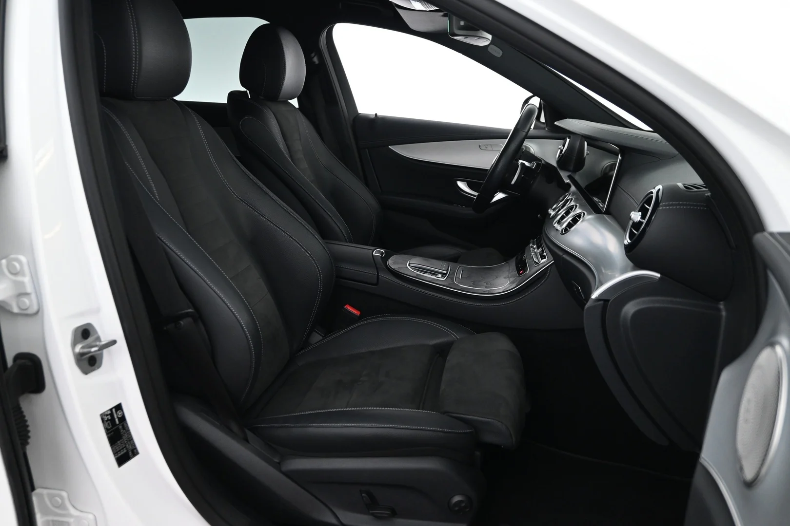 Car Image - 2Qj6aeVfOOhyZWN98nhaJA