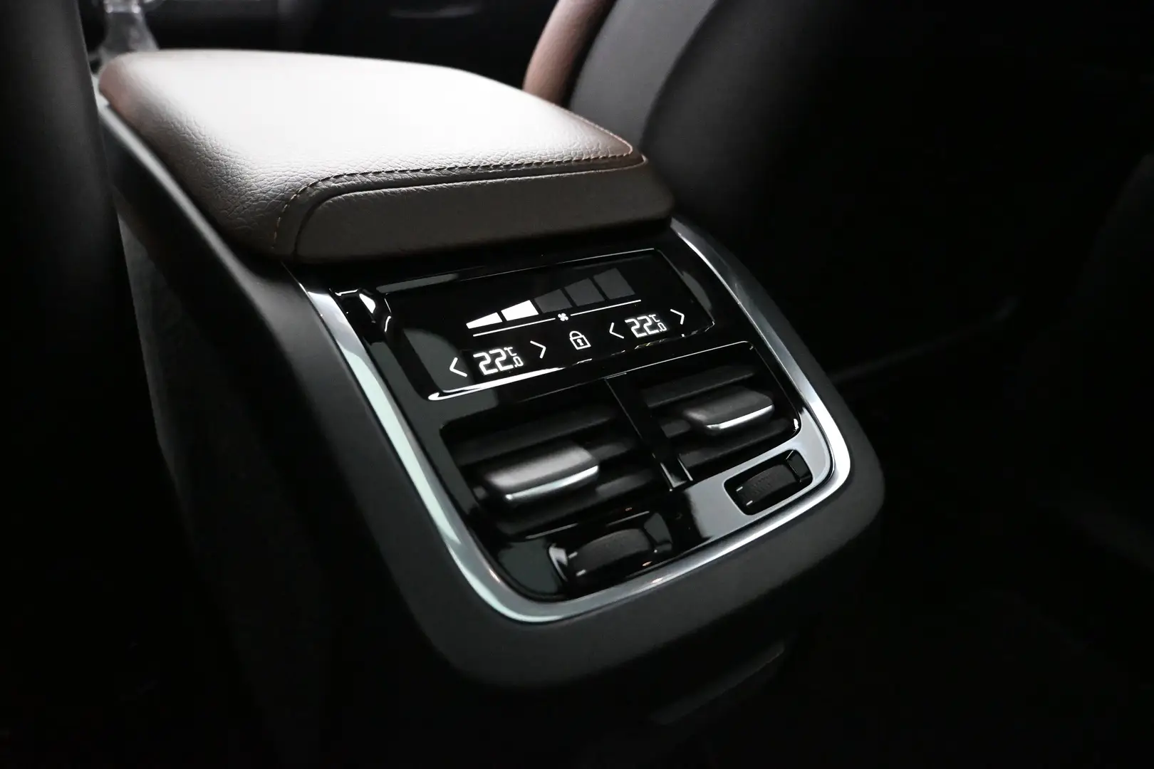 Car Image - 7HCehXneahAUgPckT9vo1E