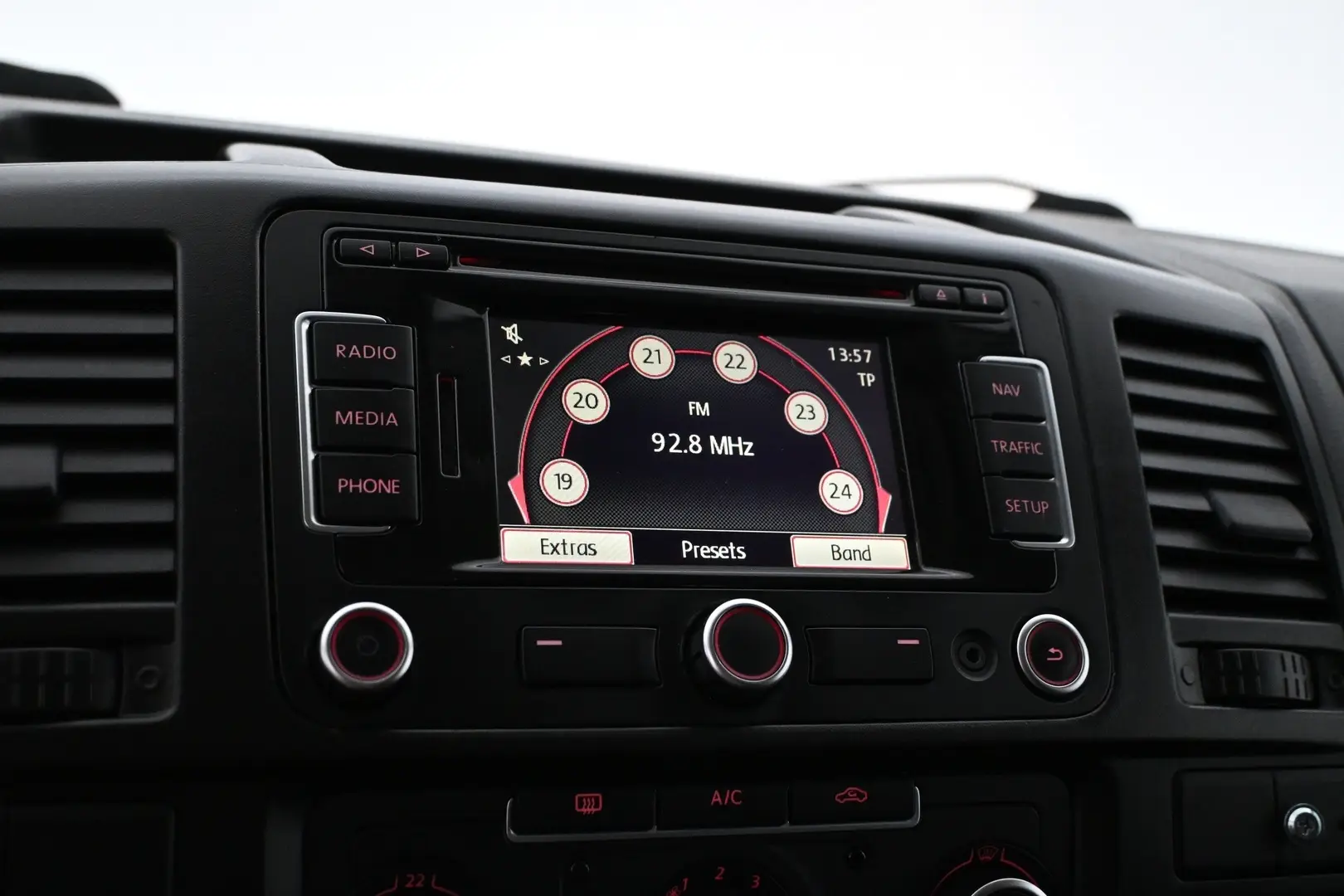Car Image - 2xtvRw9IgmpbBlDGveDVxz