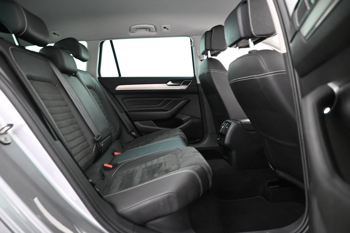 Car Image - 4WxI4rjex6lI6QBCWIs0GX