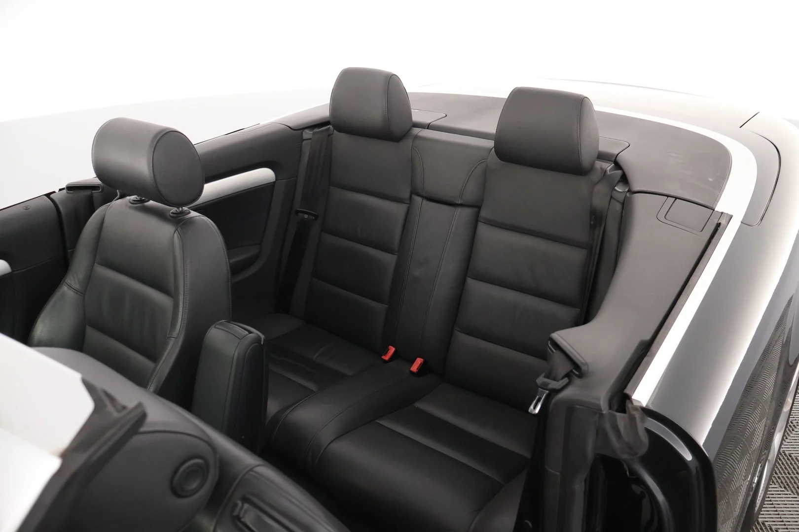 Car Image - 52LZ61f0KRxCprt8ybShWA