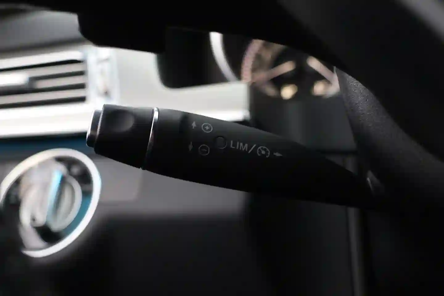 Car Image - 3b4tIwlkBwQRDHNE2WWawf