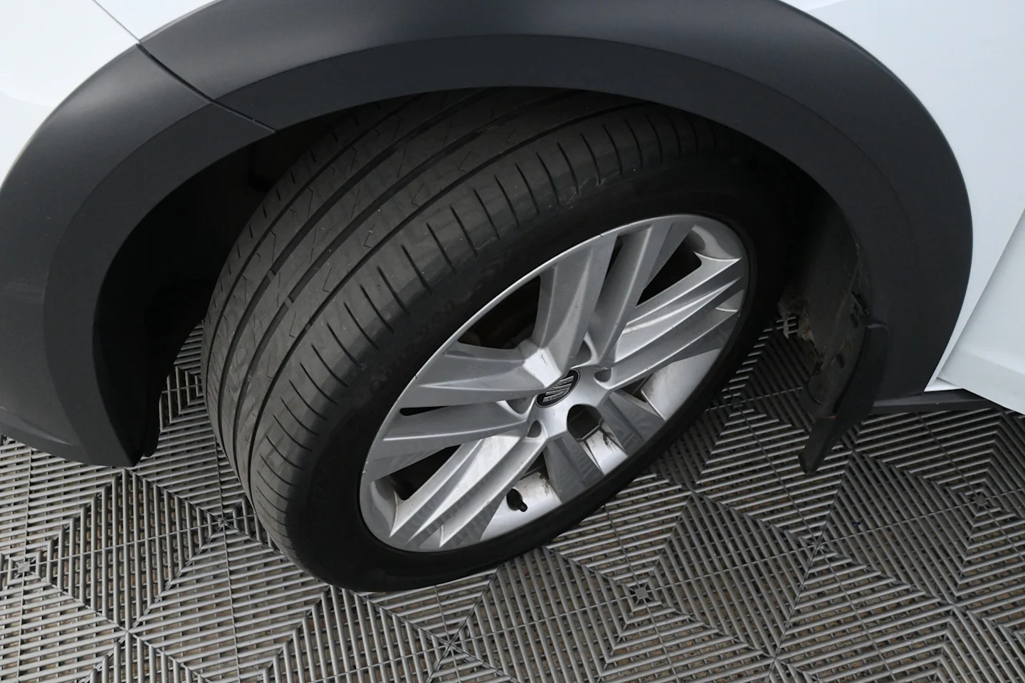 Car Image - 5gp9ZSCxfILE8Vvz5bSlpy