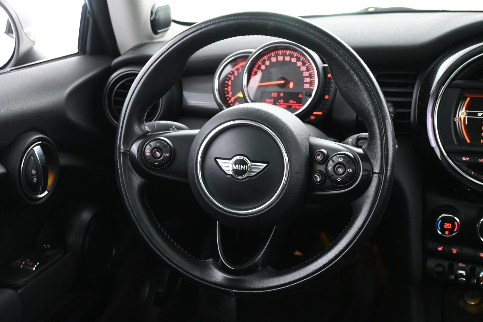 Car Image - 7yijVzEBJUmm8aJidcOKCN