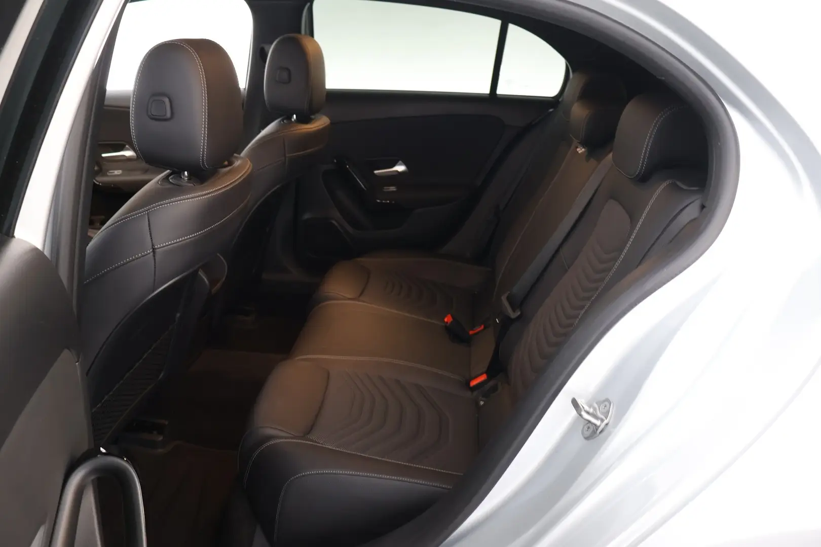 Car Image - pnSsbWm5YQi2TzRG9hQT7