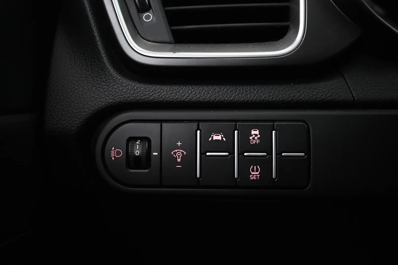 Car Image - 3wRlv9dibSpwKJrtMqDZMi