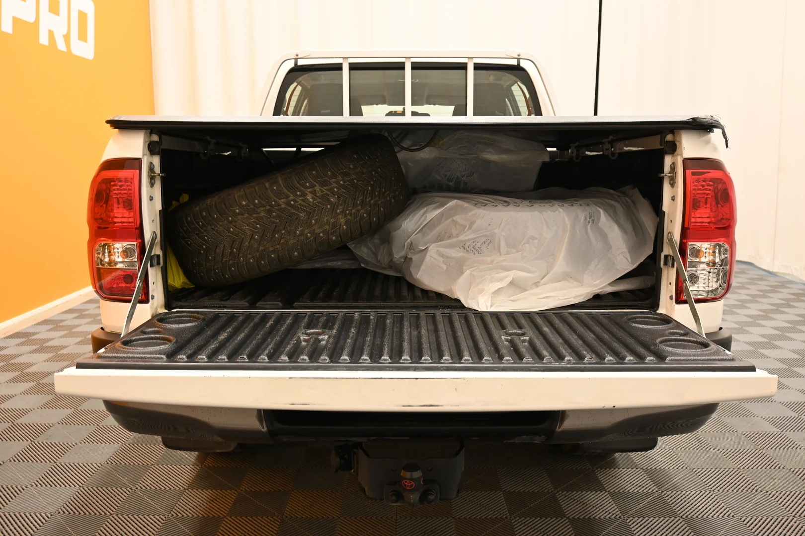Car Image - 3OC1BzrSlfAsYznJZD0q2a