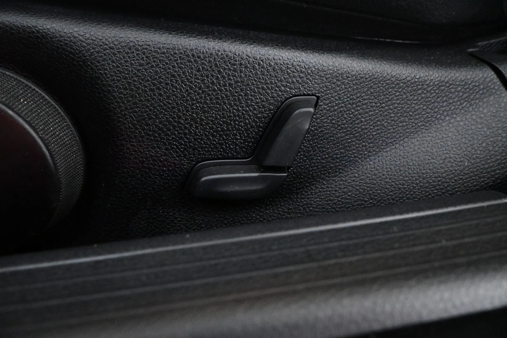 Car Image - FfJg25b9Xiv3dwdtf8XGD