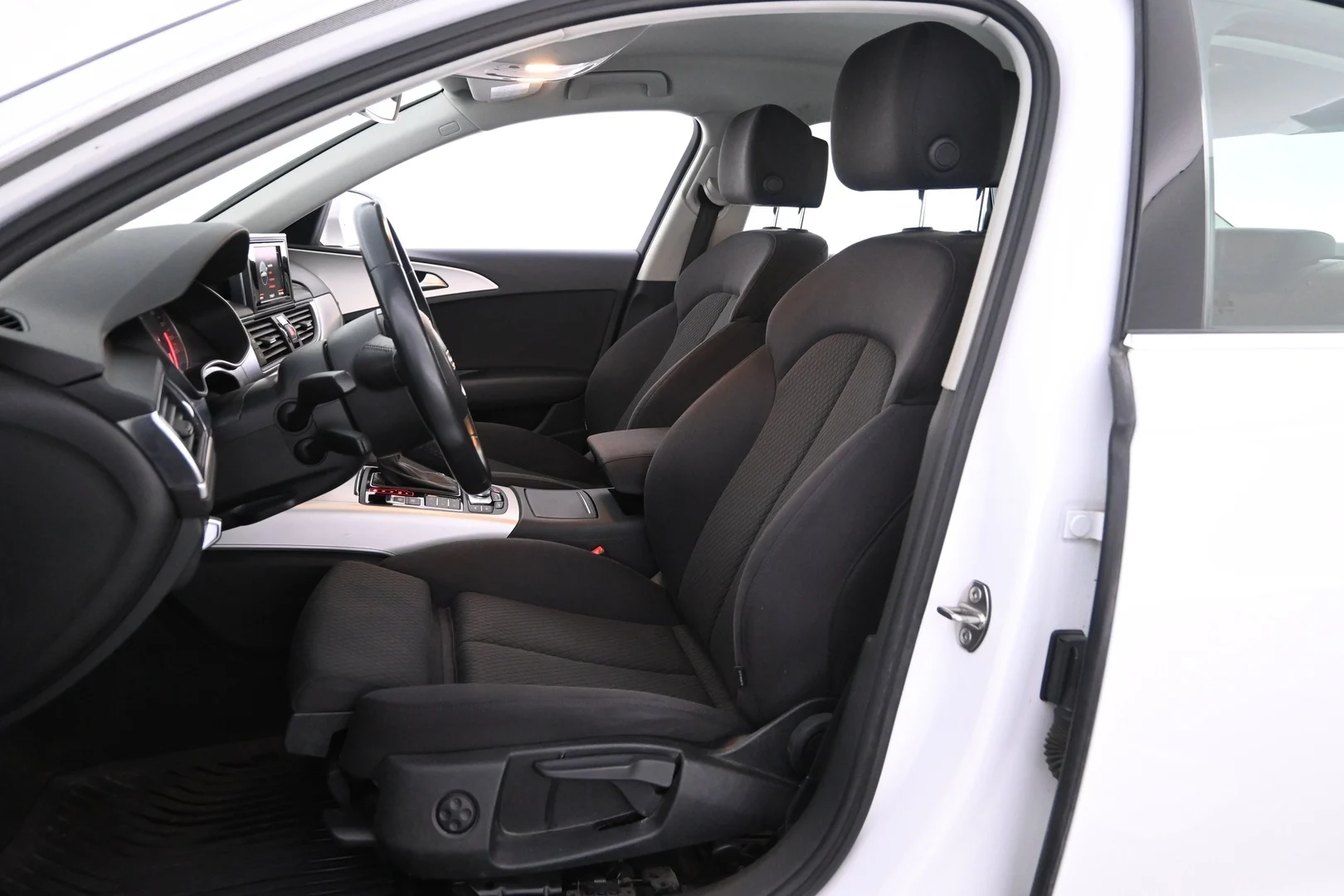Car Image - 7HnoZ6TKXAkMNlgcGKKLt1