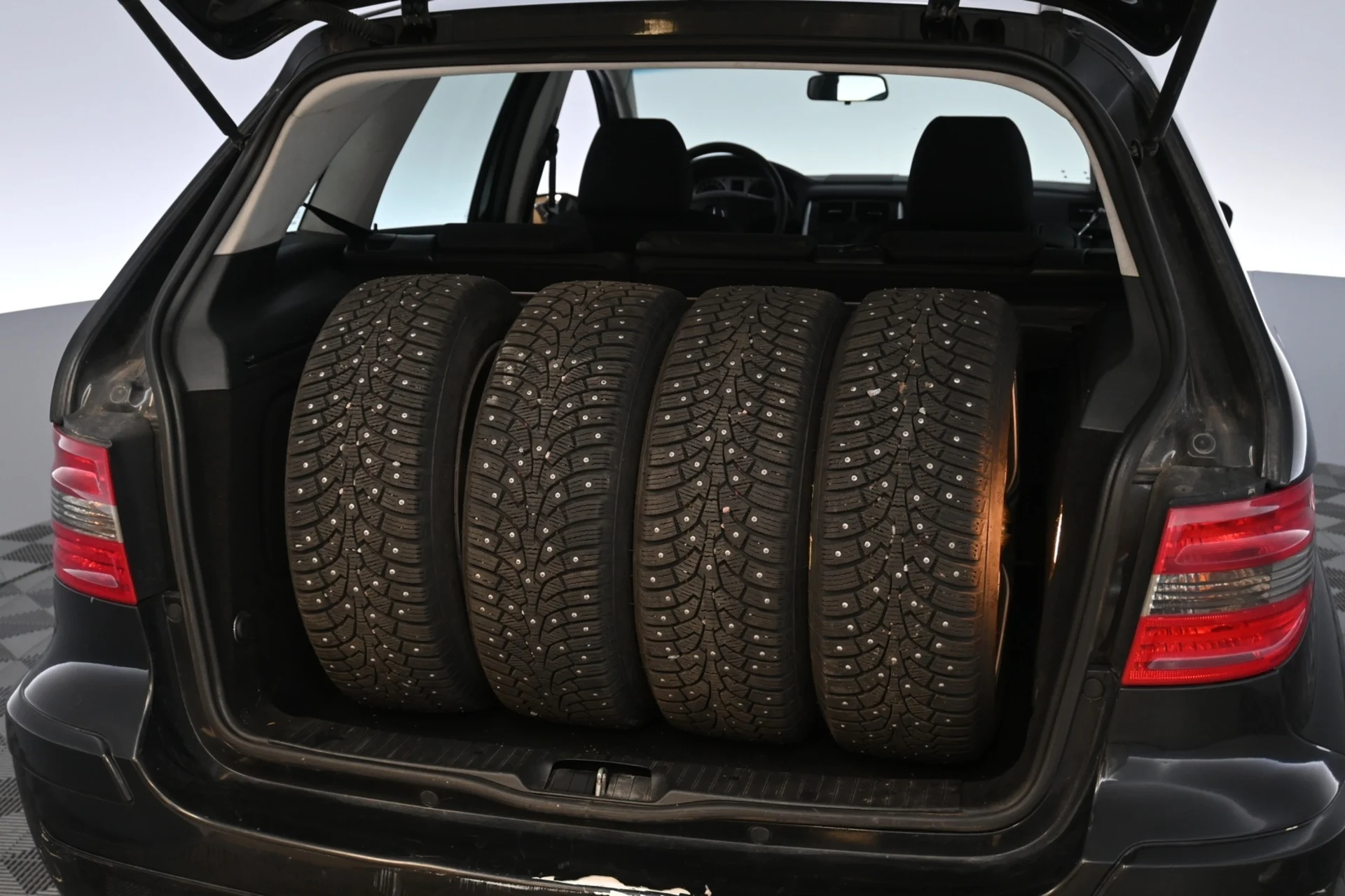 Car Image - 4RtncZOc1TPkBM4gDeyrJ9