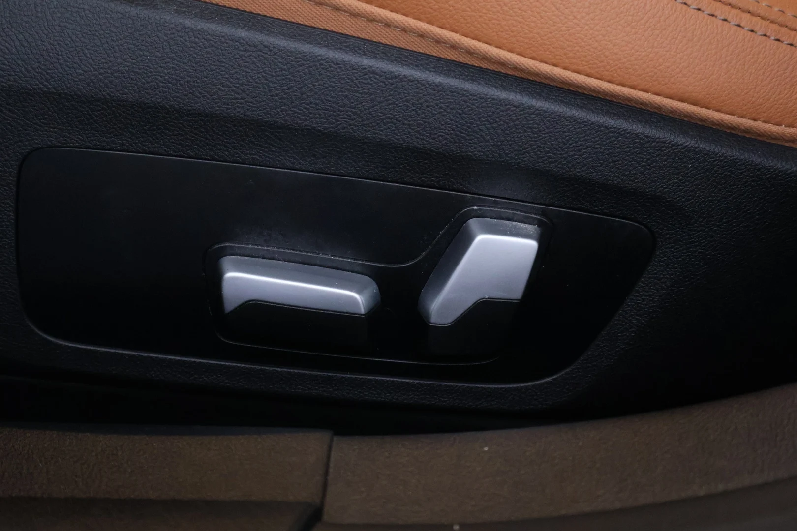 Car Image - 75q4TcbTJWwA5AR9stWAA4