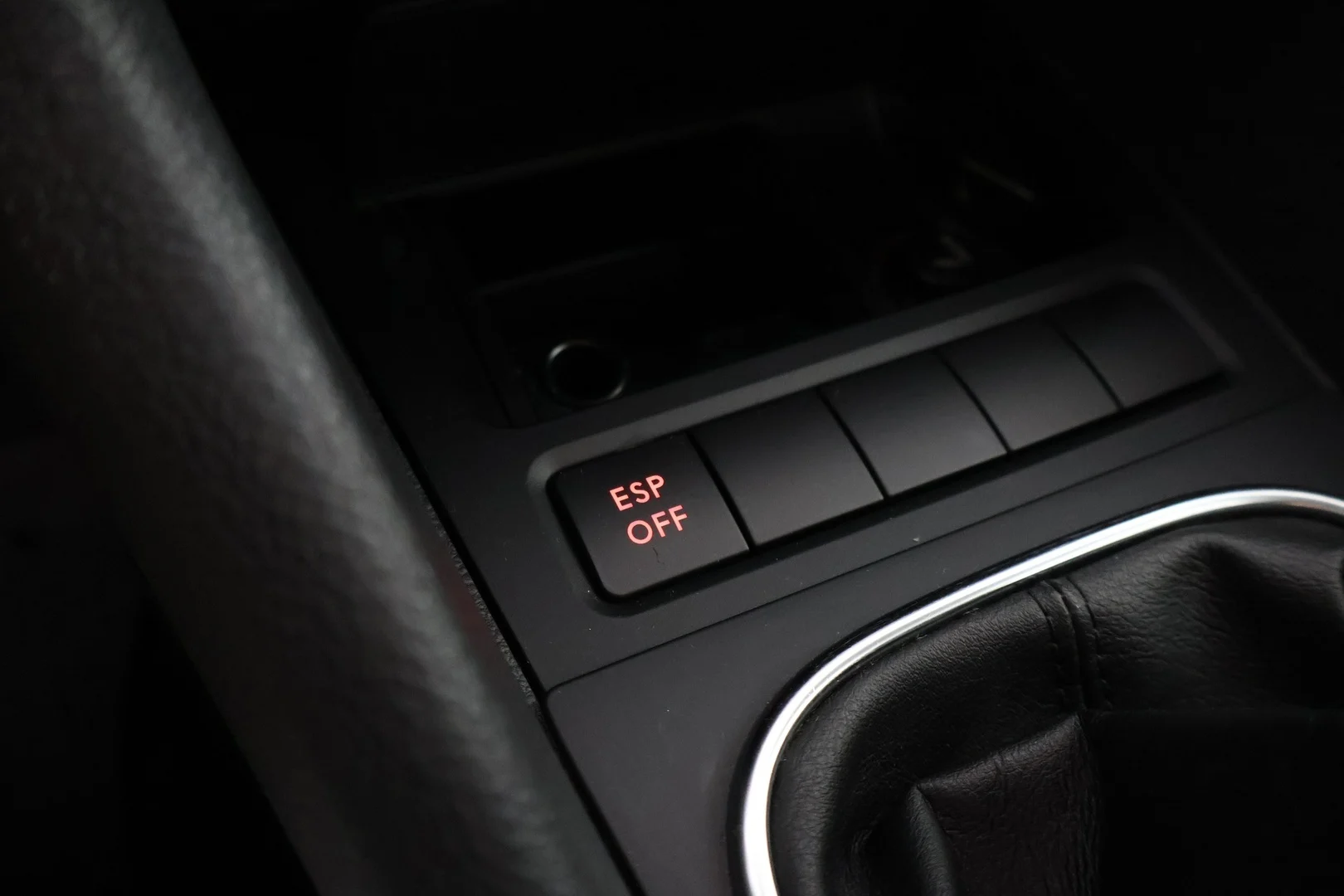 Car Image - 1xT4NYWlOSPLvOQvOzMCxe