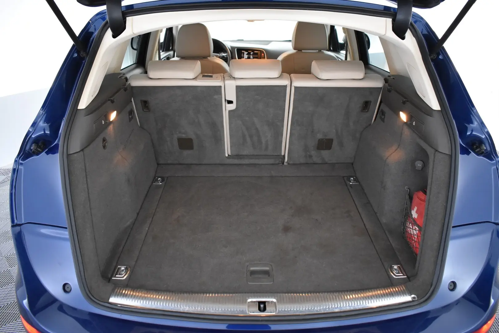Car Image - 3ReWUYi70AcWMrYCBkge7u