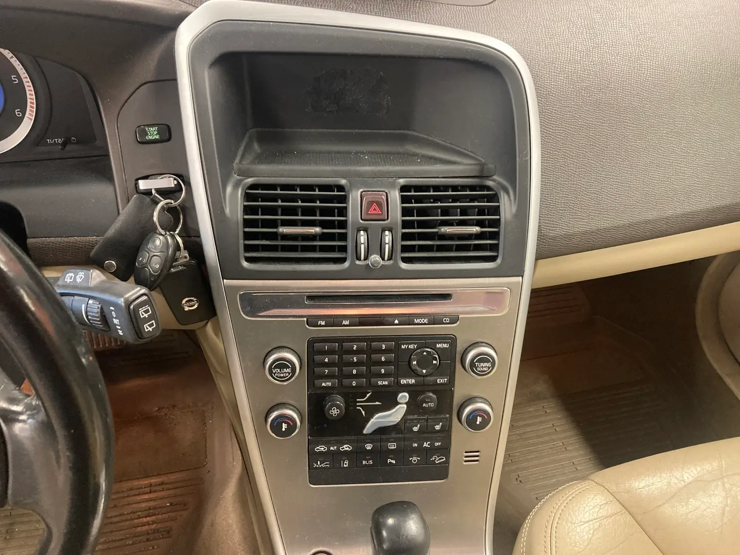 Car Image - 3VNbOVQDYZ0EzjAkYsDuDp
