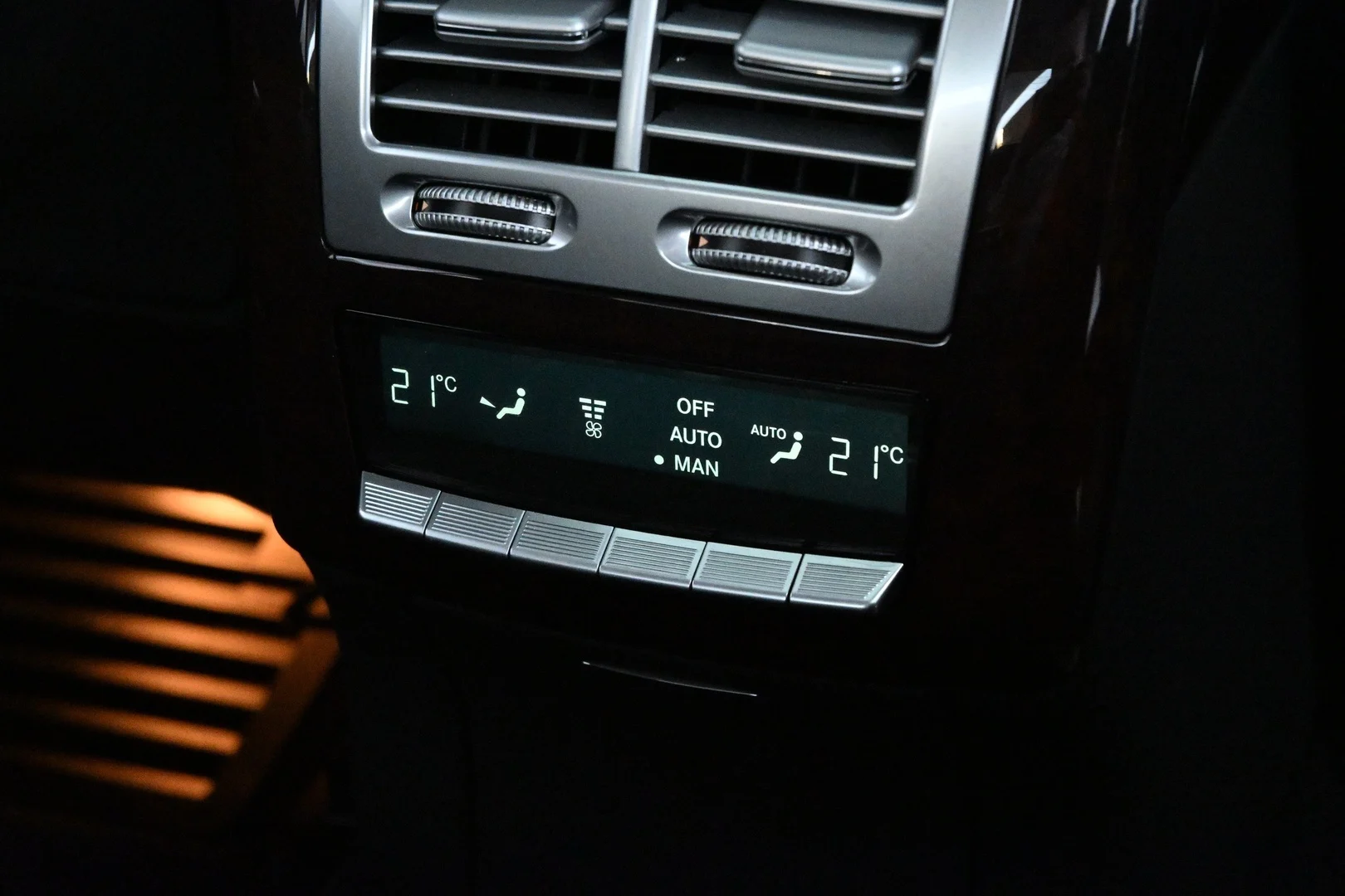 Car Image - 7tEewDUunmshCVIjZRu5lO