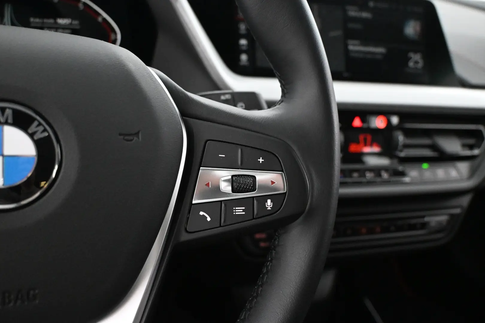 Car Image - 6wVluhMxAzH7jCWJsmZ7wN