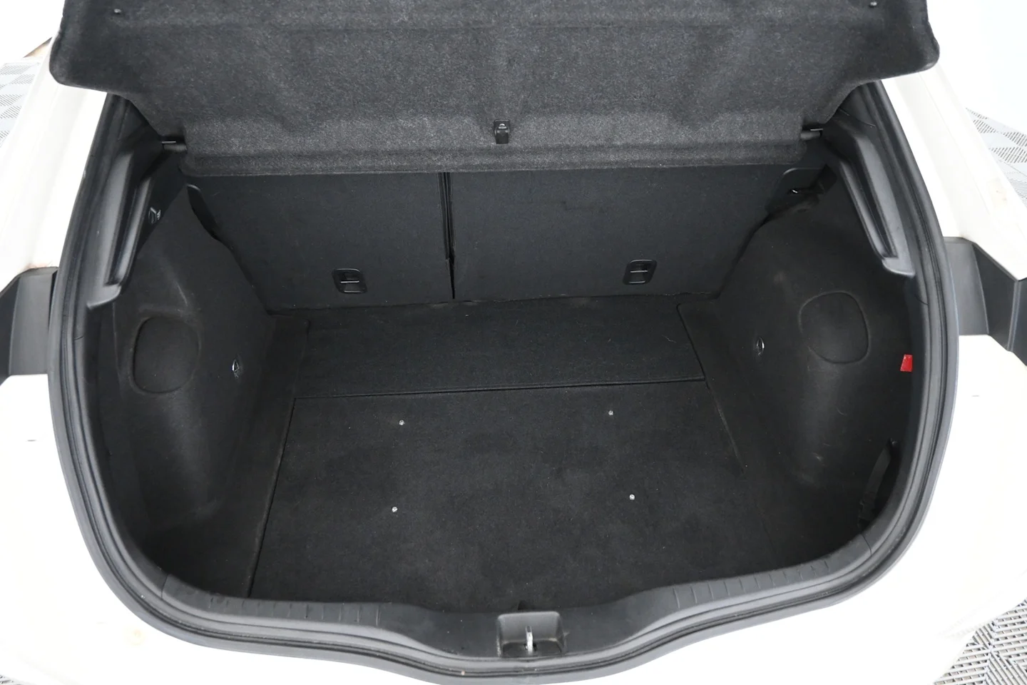 Car Image - 6zcGj0xcEsodsyhgMDyvZi
