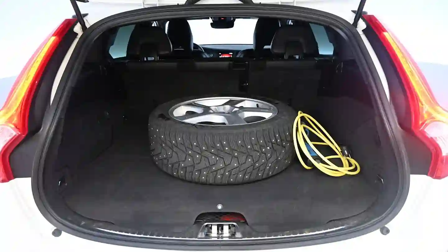 Car Image - 4LrdLb3ZixAT3VfYGYr3Ys