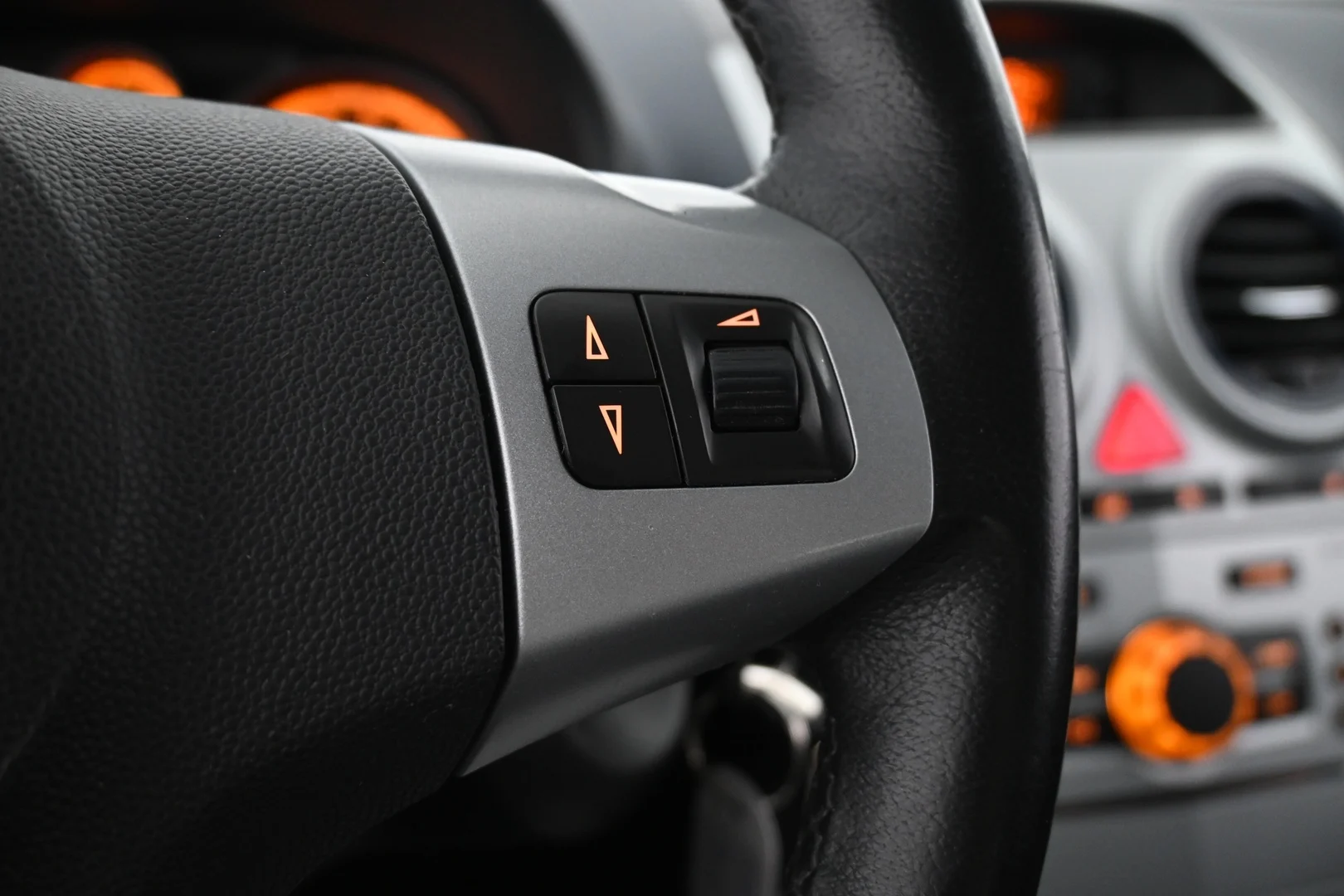 Car Image - 77W4pgDR2QLk4tqT1Q7qpv