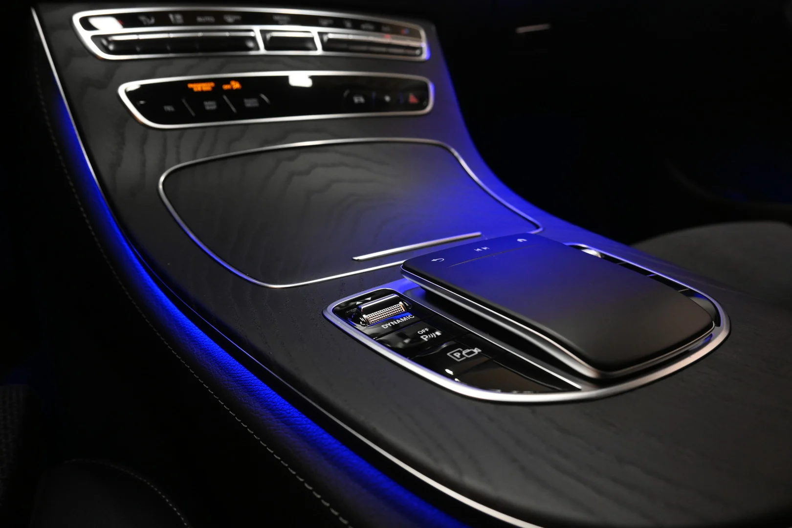 Car Image - 7IZmJKec5XUAoQ4vNTGmJR