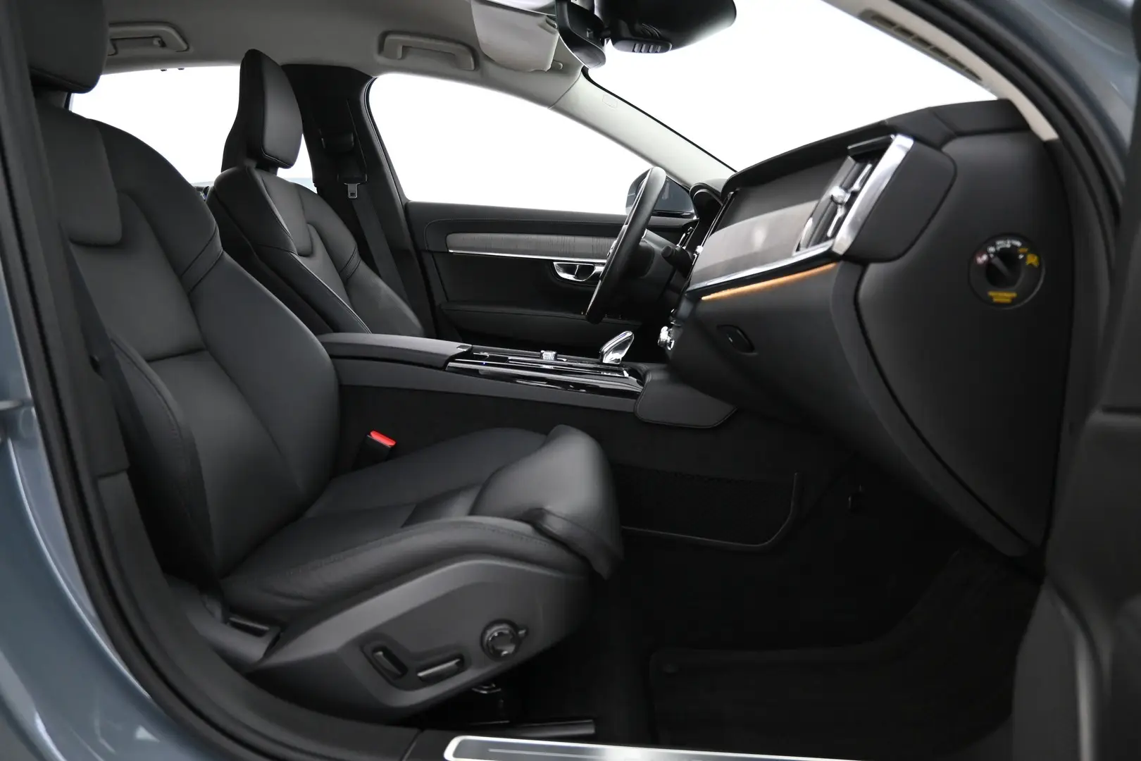 Car Image - 4uLOA6FoYHQVkZE66xZJoT