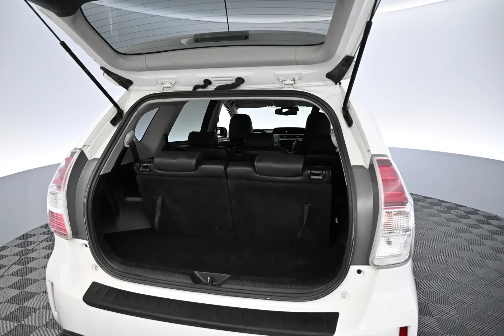 Car Image - UCvaXwRlWPovjYHW5aej2
