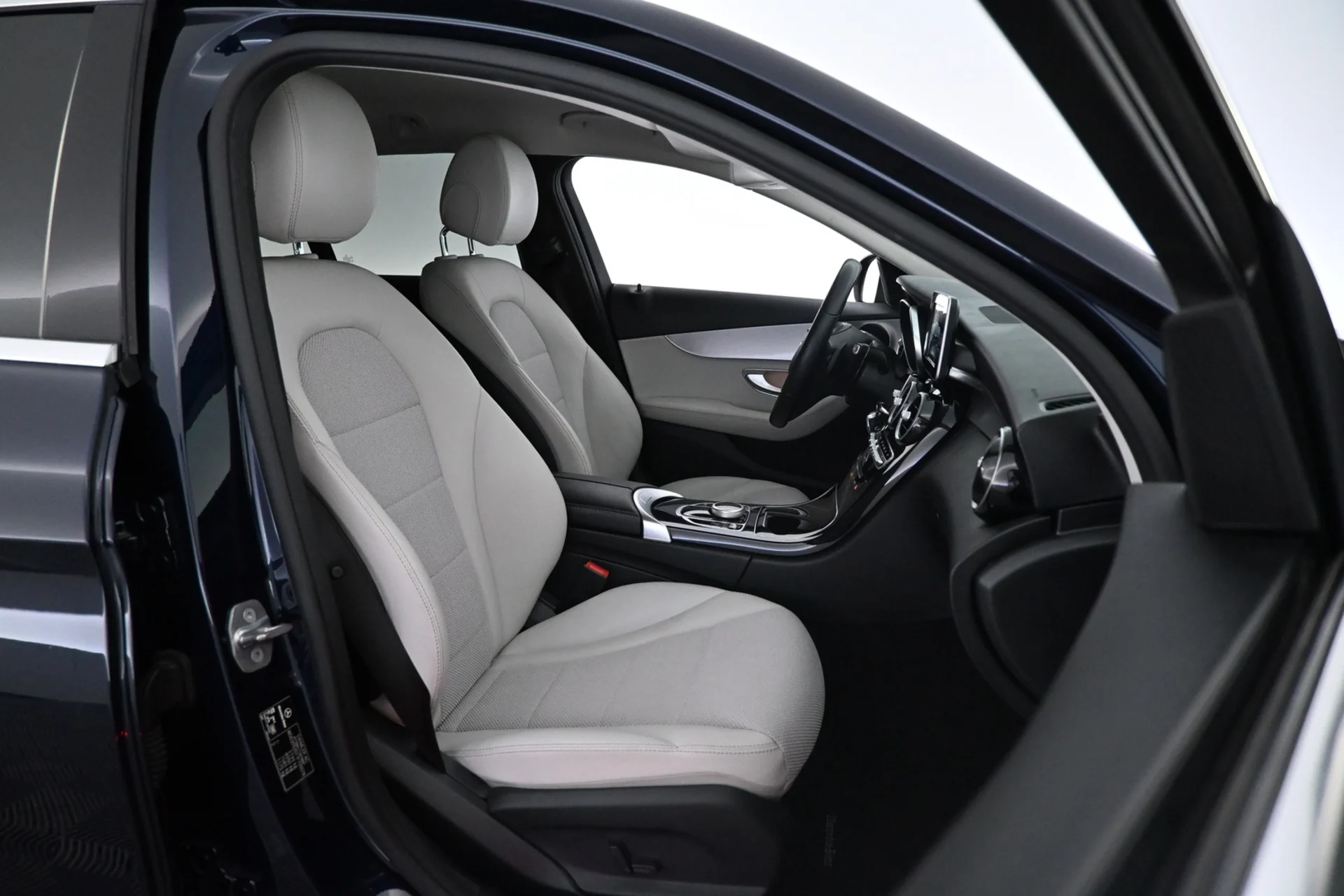 Car Image - 7ADpwcjprPatEzwIQ3DmU2