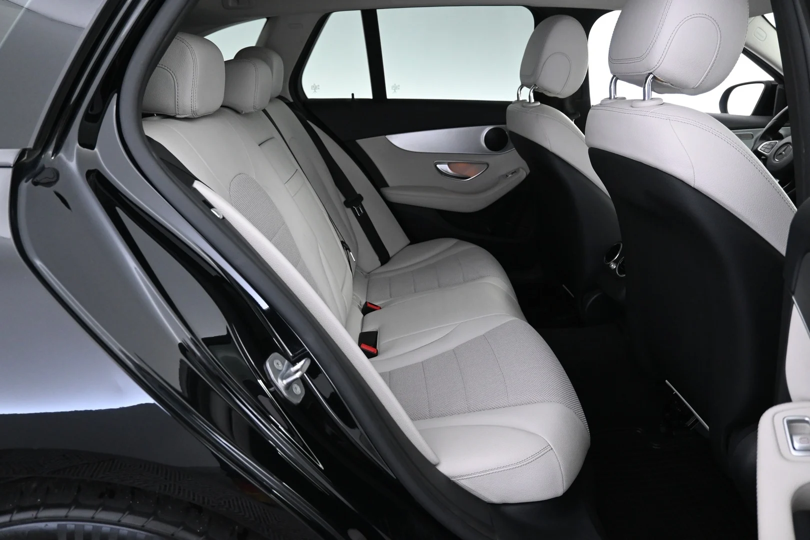 Car Image - 16x3txL7Gh68v6AJHuMkIt