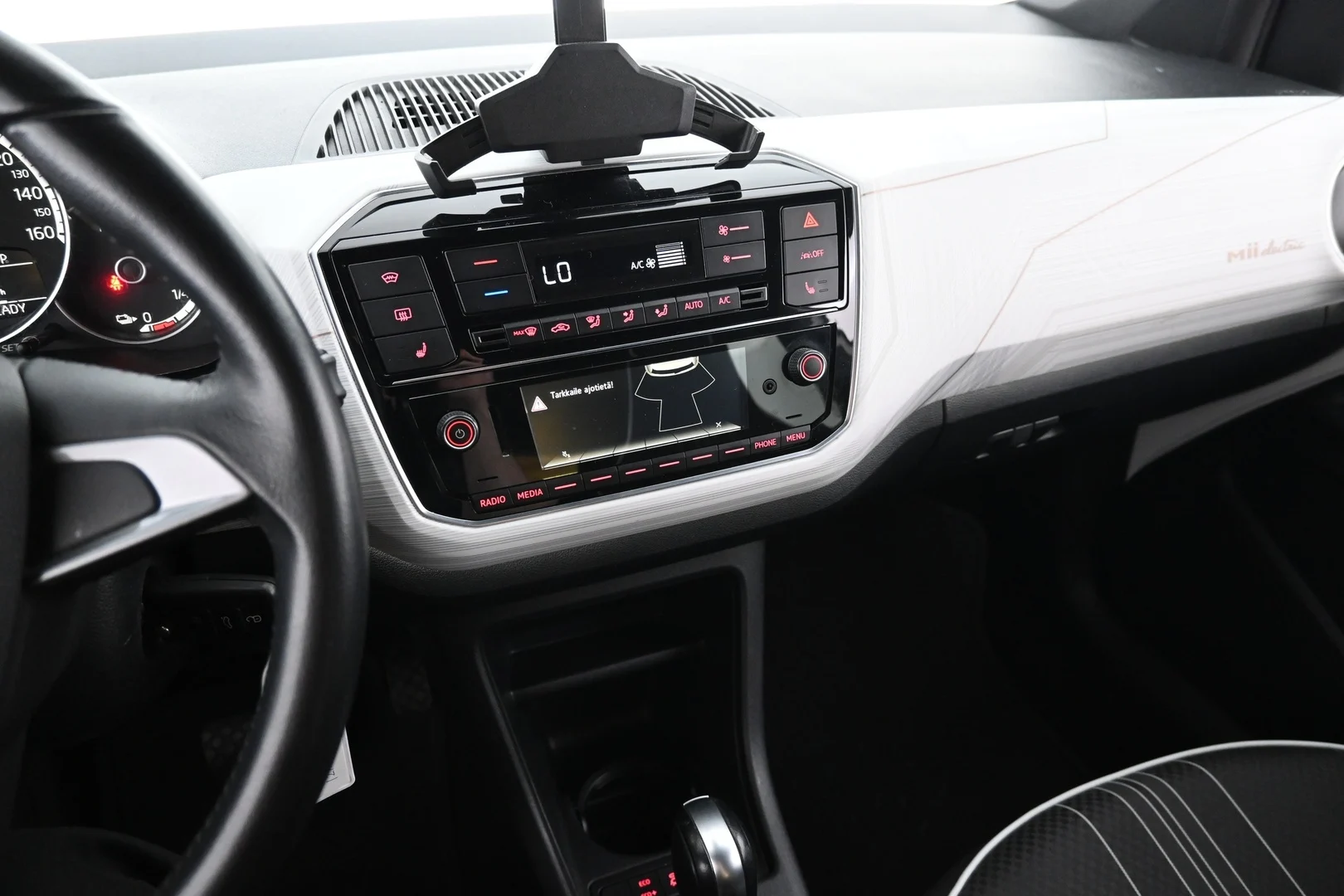 Car Image - 33gSiKYWe1SDzsVGjoF13u