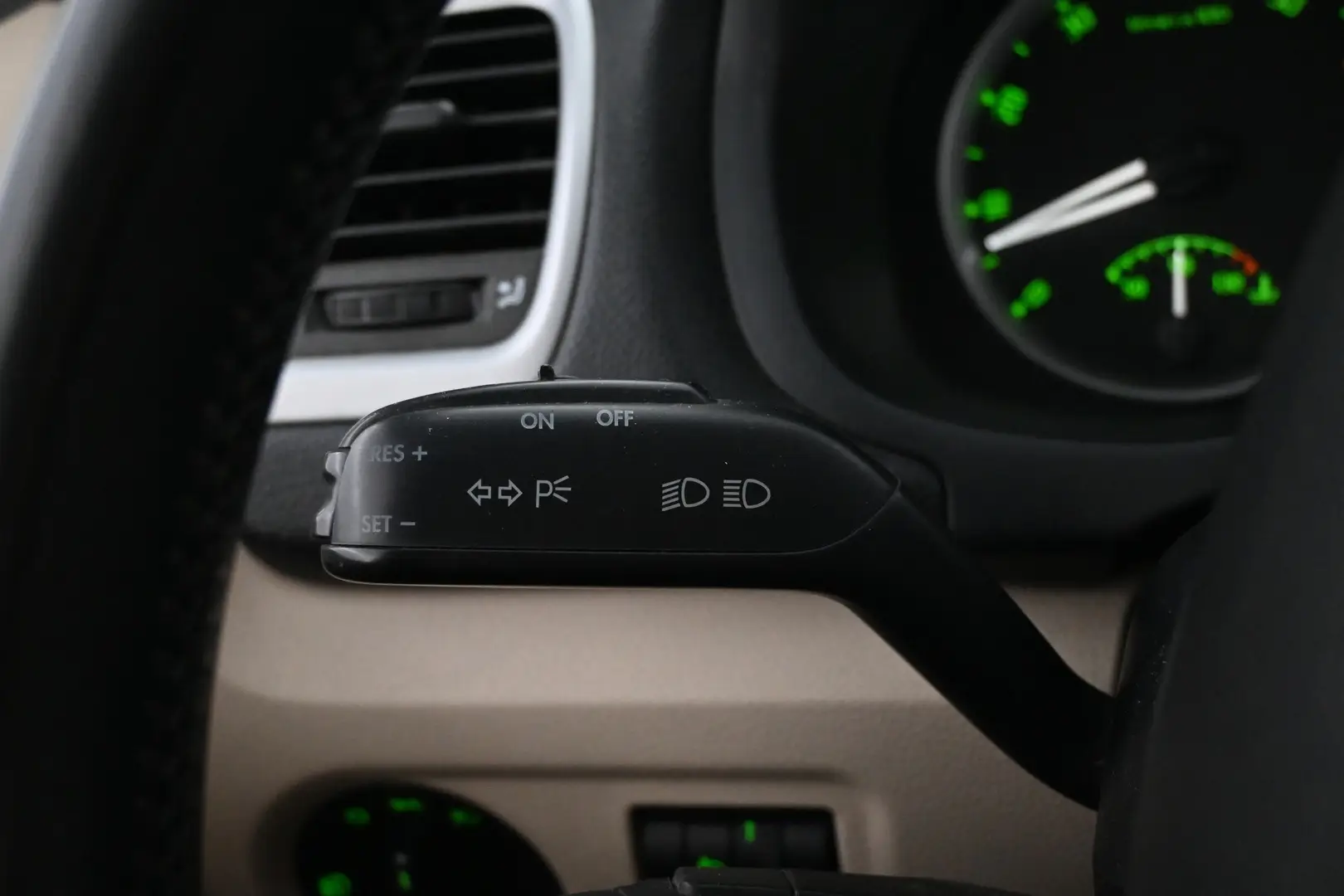 Car Image - 6CzBRh9jLtoqnTnJ8Pdc8V