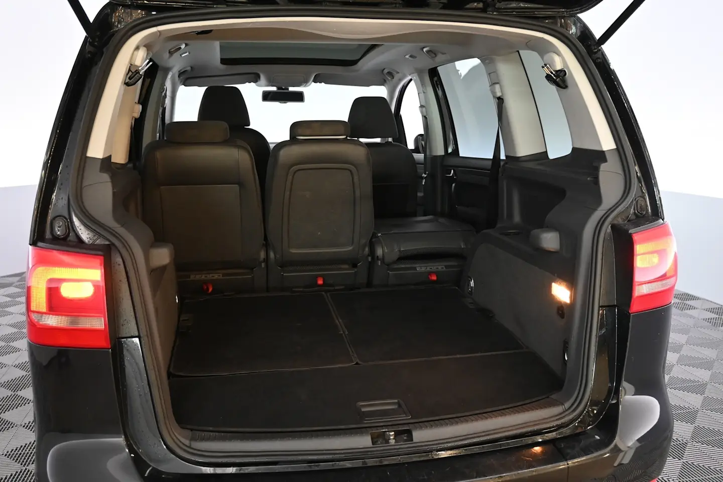 Car Image - 36u2TUNvMcQ0twmEIcHSc4