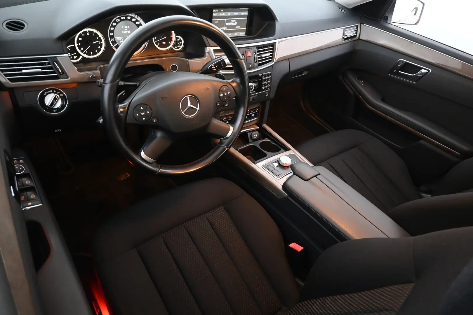 Car Image - 45HqfCx0iANGWvgquULkH