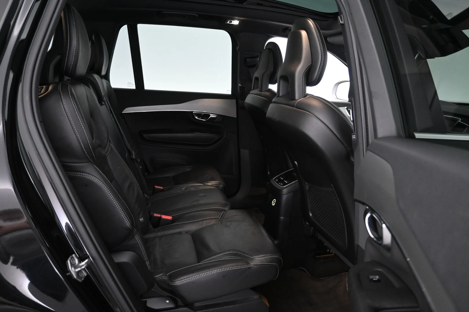 Car Image - 2SsgJc5xlq2Uqx61A9revj