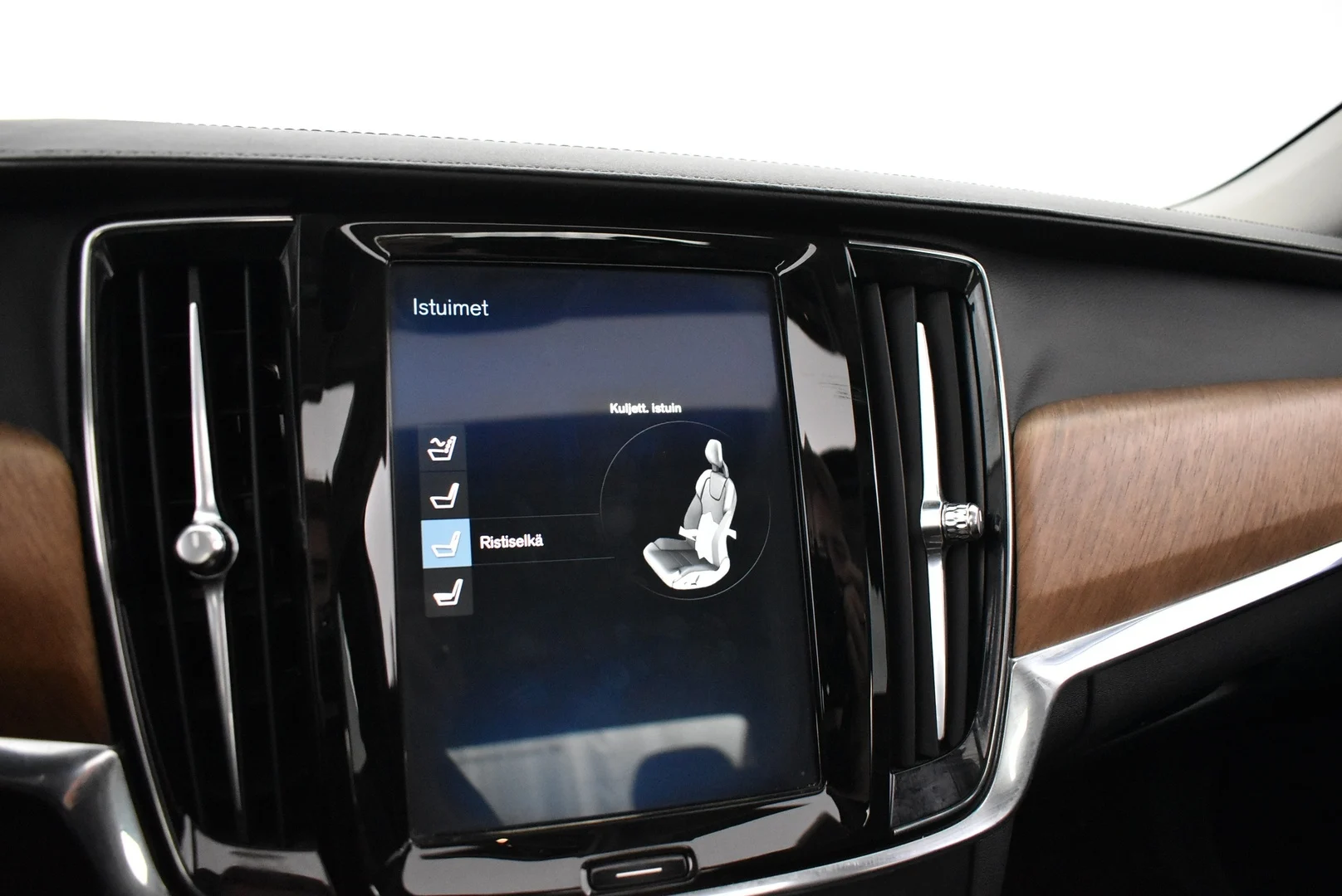 Car Image - 44kxJzRqzvbMQyrDeUxTIZ