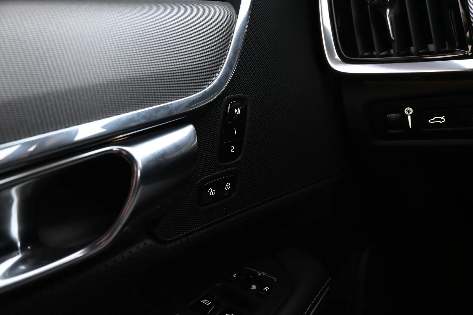 Car Image - VXsLpQpUyMLbHDi6PPhwO