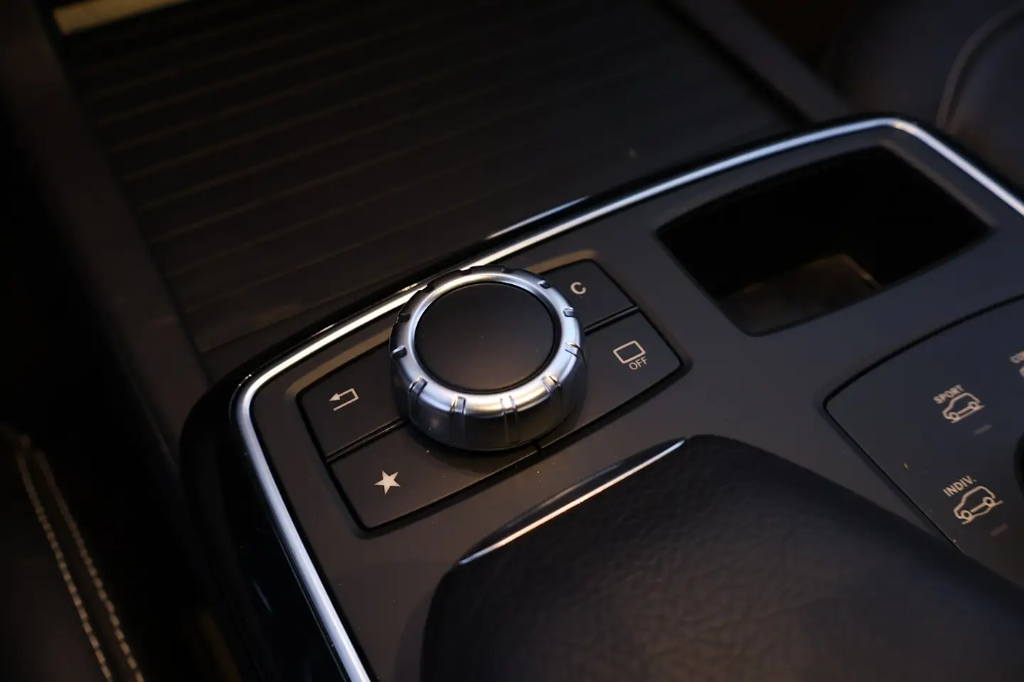 Car Image - 5XI2rtf6ofrU4aKNUMW3od