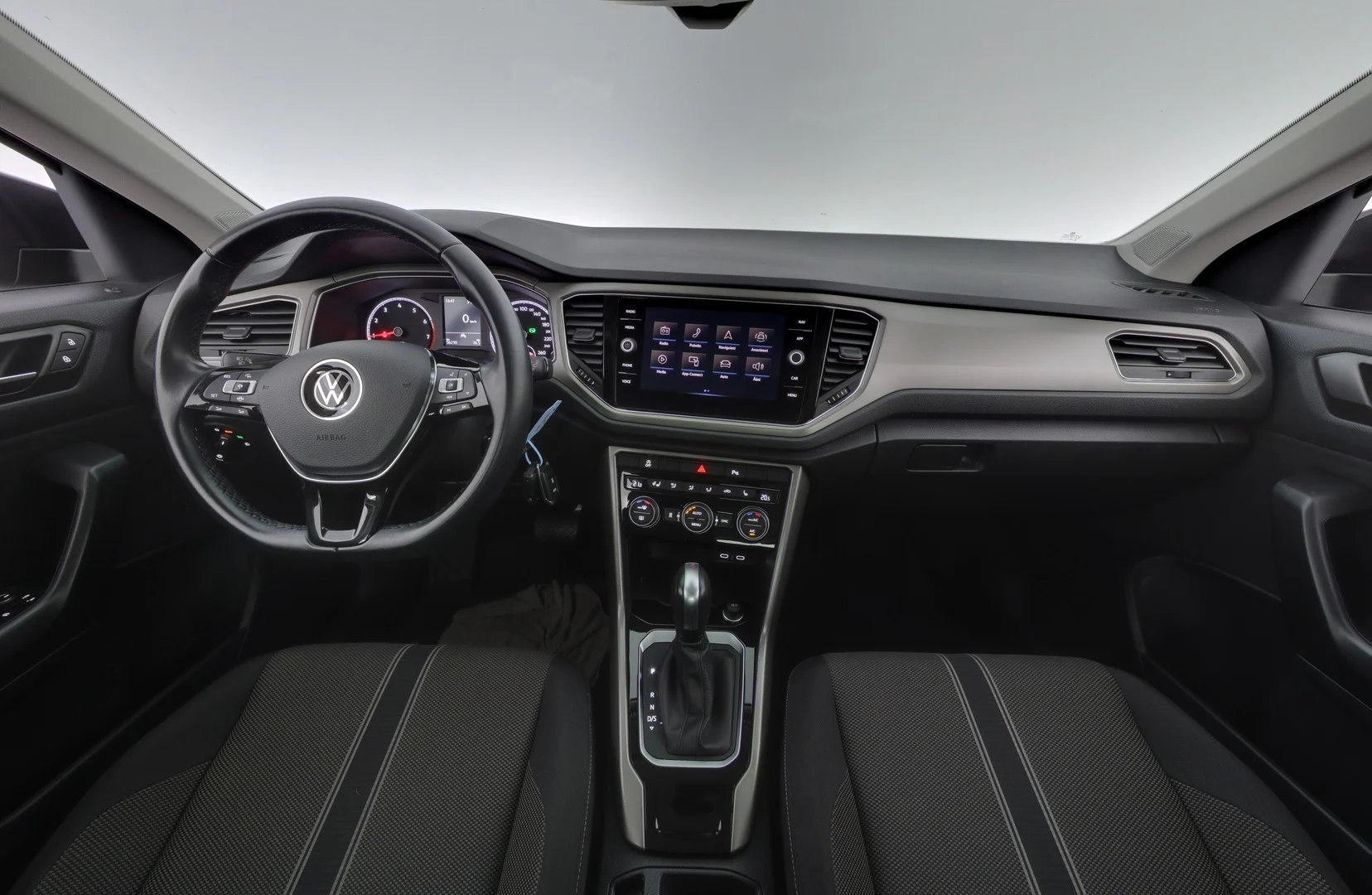 Car Image - 17B02c3sL5Miefy4XHhD1M