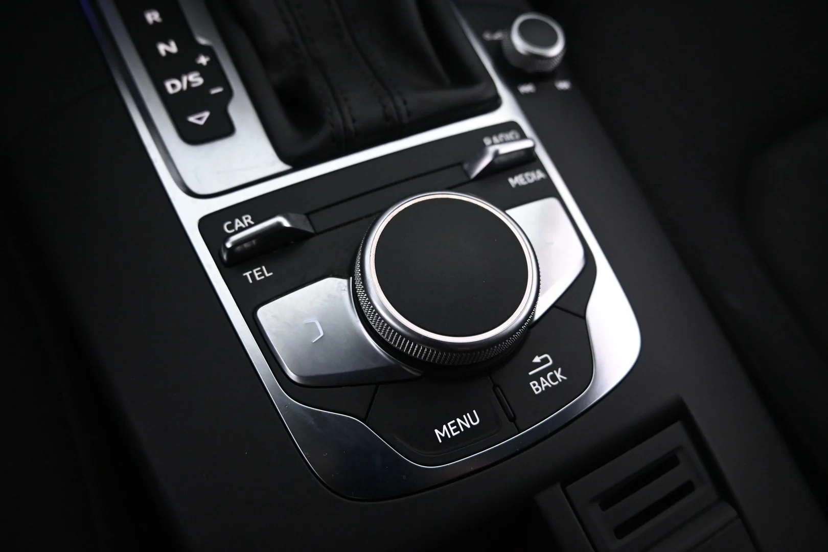 Car Image - 6dUD17fhxewlxWgPSJR2Mg