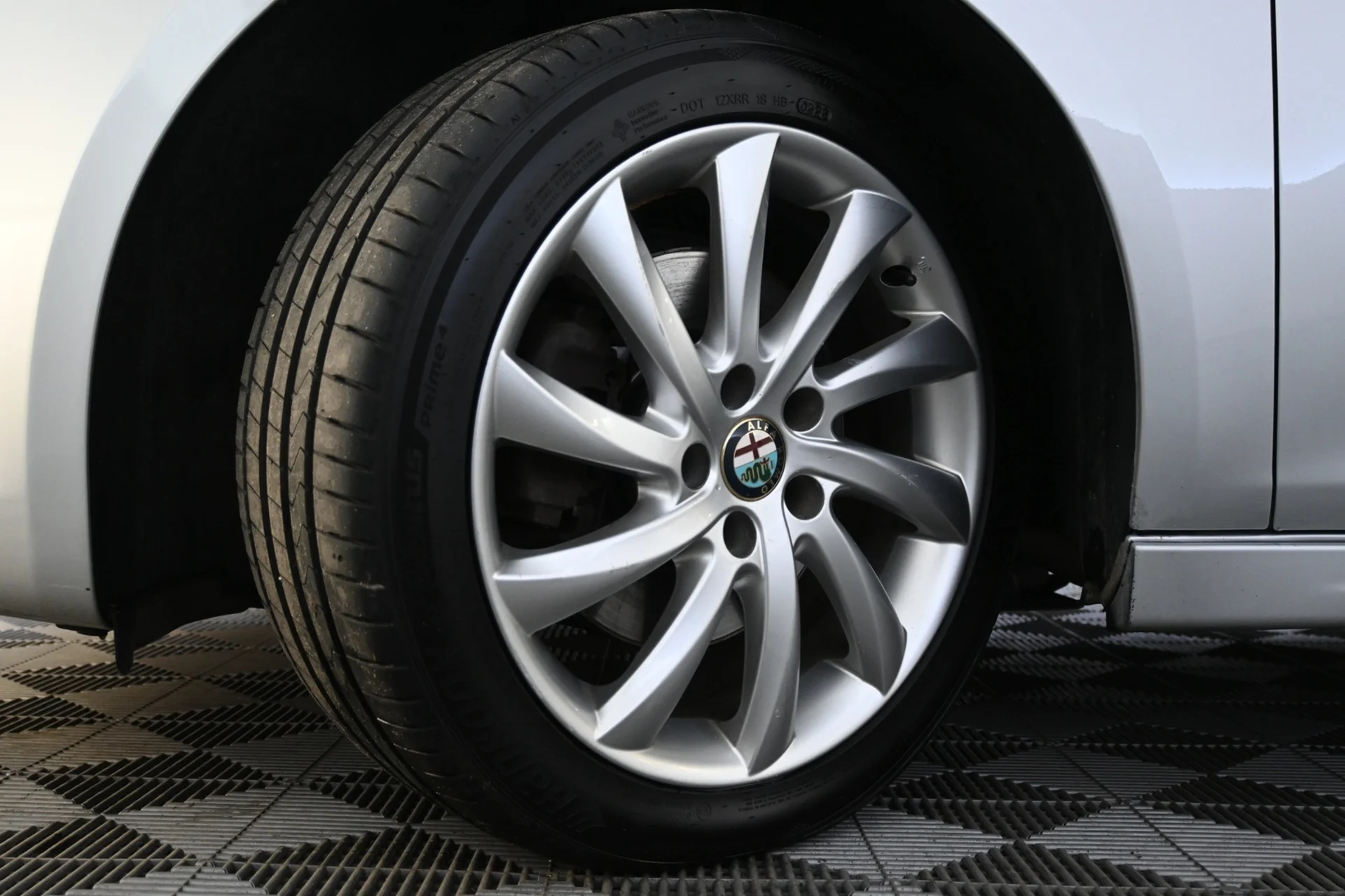 Car Image - tG6IkYX9dTw1M82Vvjk5x