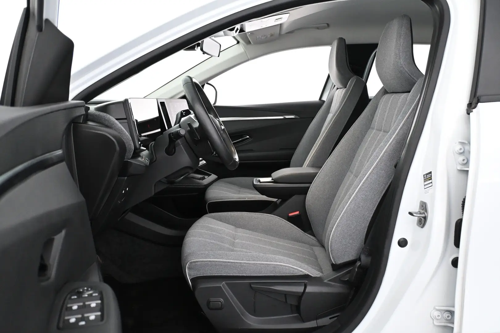 Car Image - 725KKVdHr8xvoeBXhKWeFe