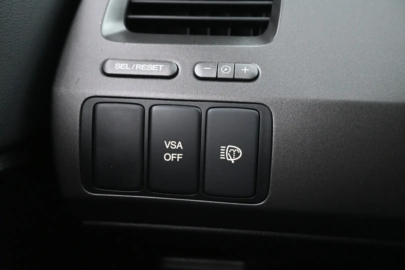 Car Image - 6K02kwqSLDs8t3jGOovnOa