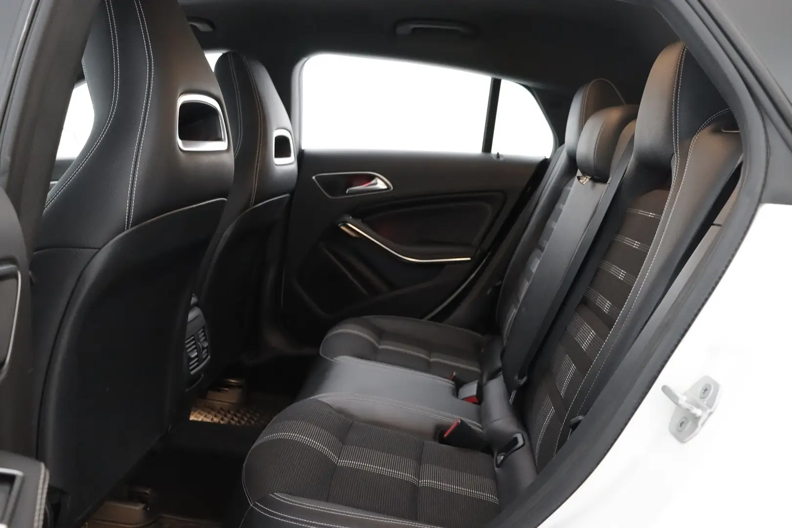 Car Image - 28N3zLliOwgYP3pCC6ozAP