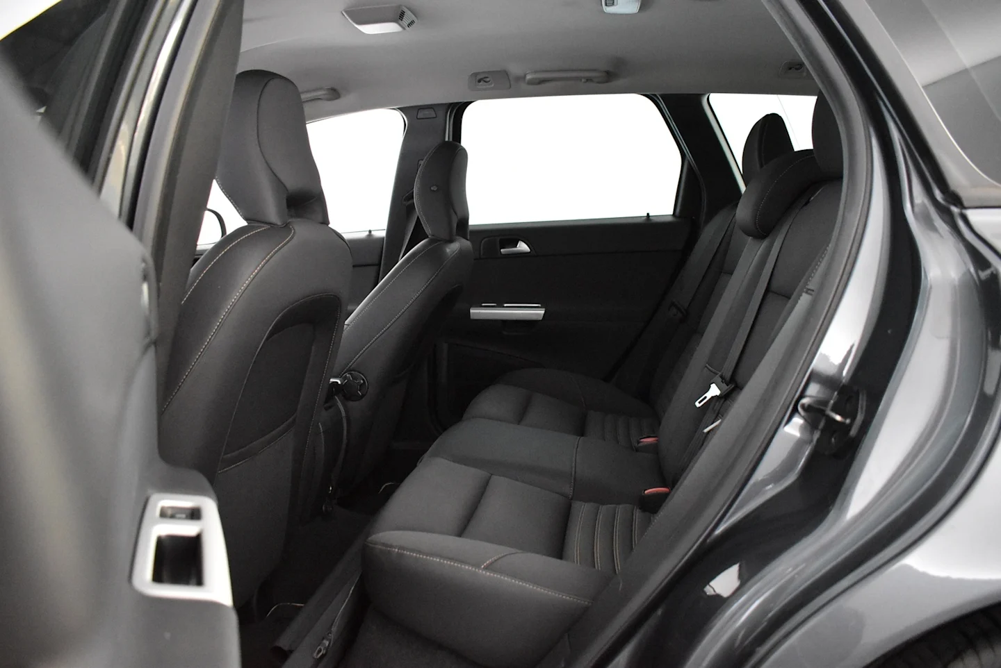 Car Image - d9xGQwJWQYDalNb4sWHY3